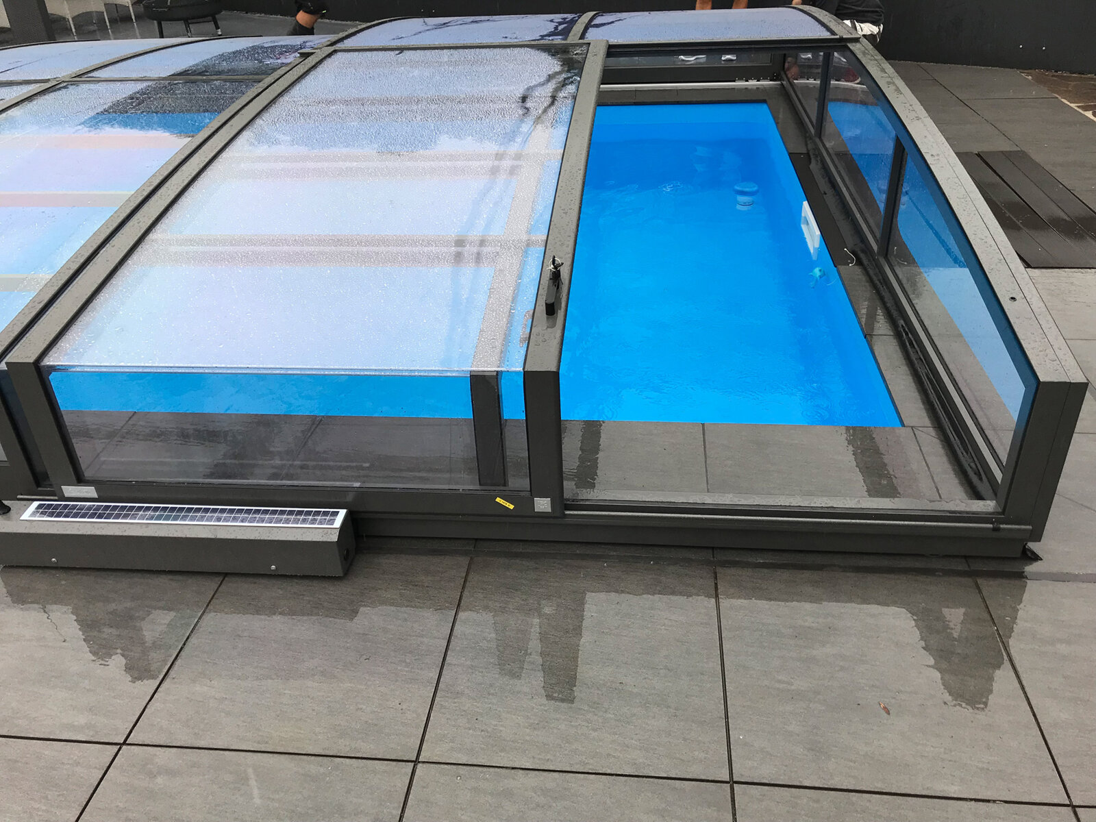 Schwimmbadüberdachungen von Fredl’s Pool-Oase